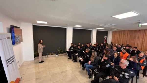 El curso se desarrolló en el aeropuerto madrynense.