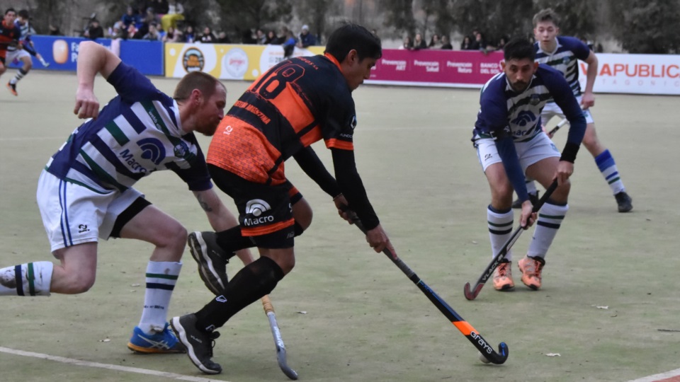 Trelew recibe a Bigornia el domingo, en duelo de candidatos al título.