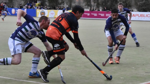 Trelew recibe a Bigornia el domingo, en duelo de candidatos al título.