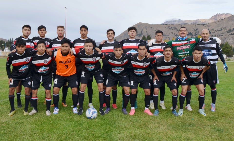 Plantel de Independiente de Esquel.