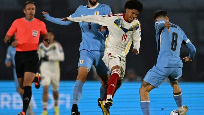  Uruguay es superior (en juego y resultado) a Venezuela. Le falta claridad en los últimos metros. 