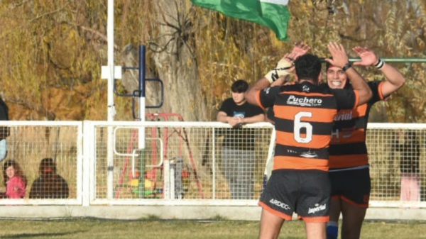 "Gianca" festeja su try con "Cayu". (Foto: Sergio Esparza/Jornada).