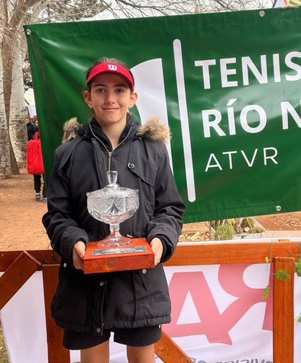Delfina Pavón, campeona del single y subcampeona en dobles en Sub 12 mujeres.