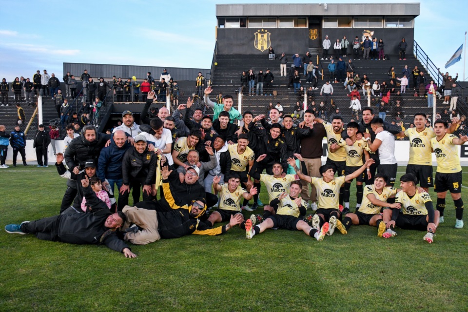 La foto del campeón. Foto: Mariano Di Giusto/Jornada Medios. 