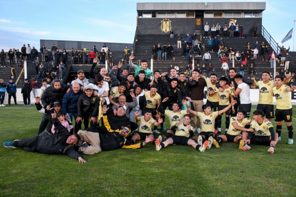 La foto del campeón. Foto: Mariano Di Giusto/Jornada Medios. 