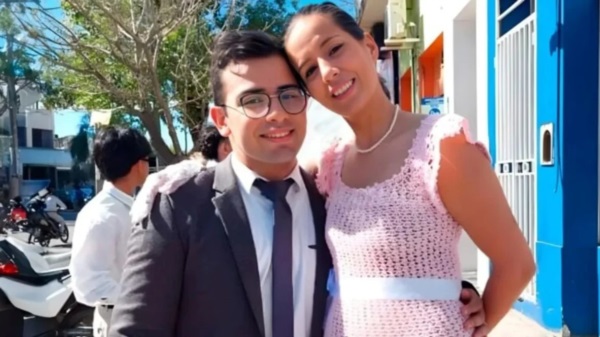 César y Cecilia el día que se casaron.