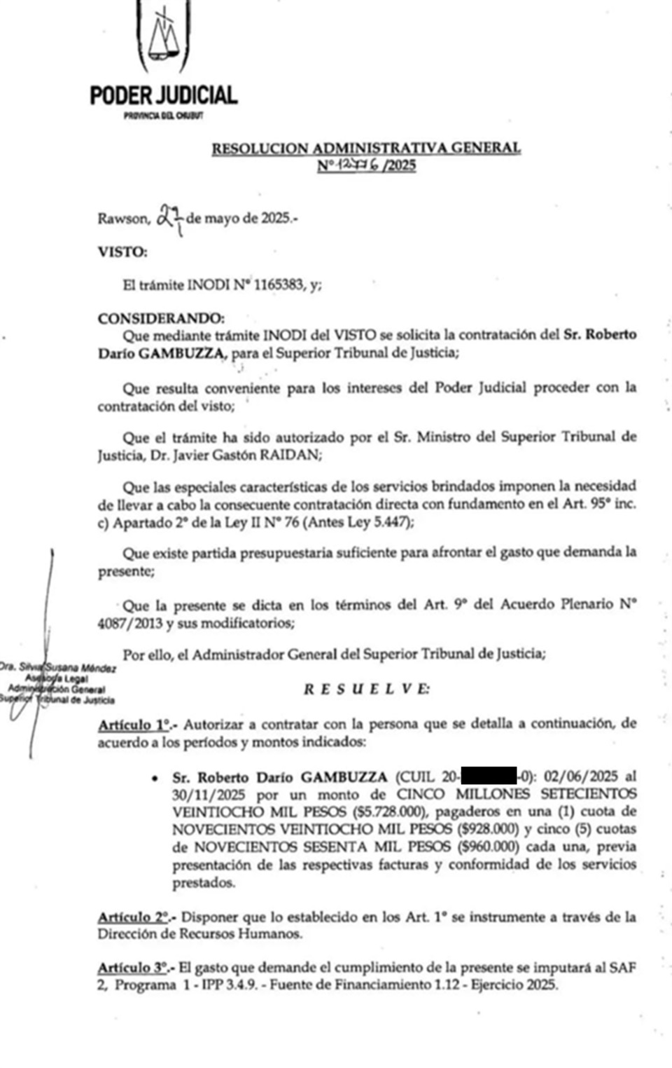 La resolución en la que se autoriza a contratar a Gambuzza.