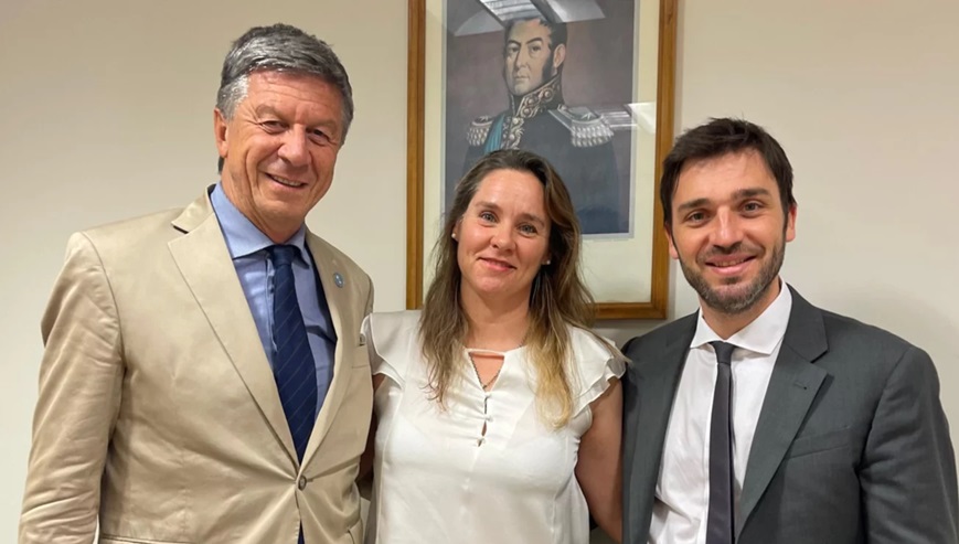 Mirantes, entre Torres y Menna. Le pidieron dar señales.