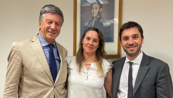 Mirantes, entre Torres y Menna. Le pidieron dar señales.