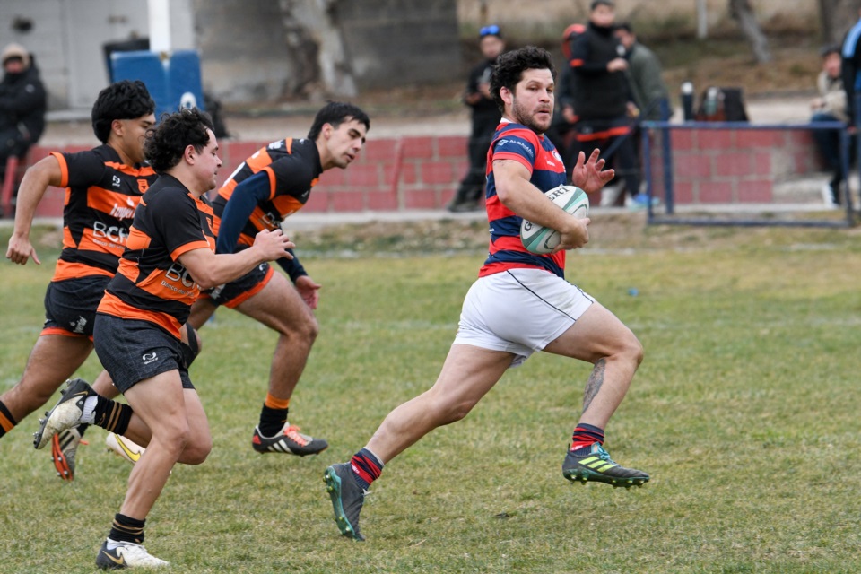 Puerto Madryn derrotó a Bigornia. (Foto: Mariano Di Giusto/Jornada).