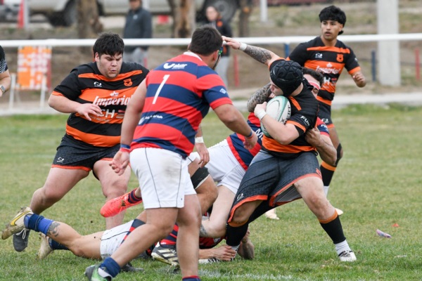 Puerto Madryn derrotó a Bigornia. (Foto: Mariano Di Giusto/Jornada).