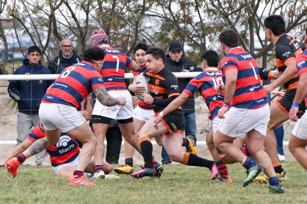 Puerto Madryn derrotó a Bigornia. (Foto: Mariano Di Giusto/Jornada).