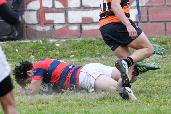 Puerto Madryn derrotó a Bigornia. (Foto: Mariano Di Giusto/Jornada).
