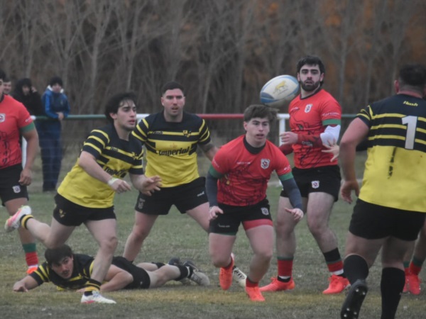Draig Goch y "Pato" igualaron en Gaiman. (Foto: Sergio Esparza/Jornada).