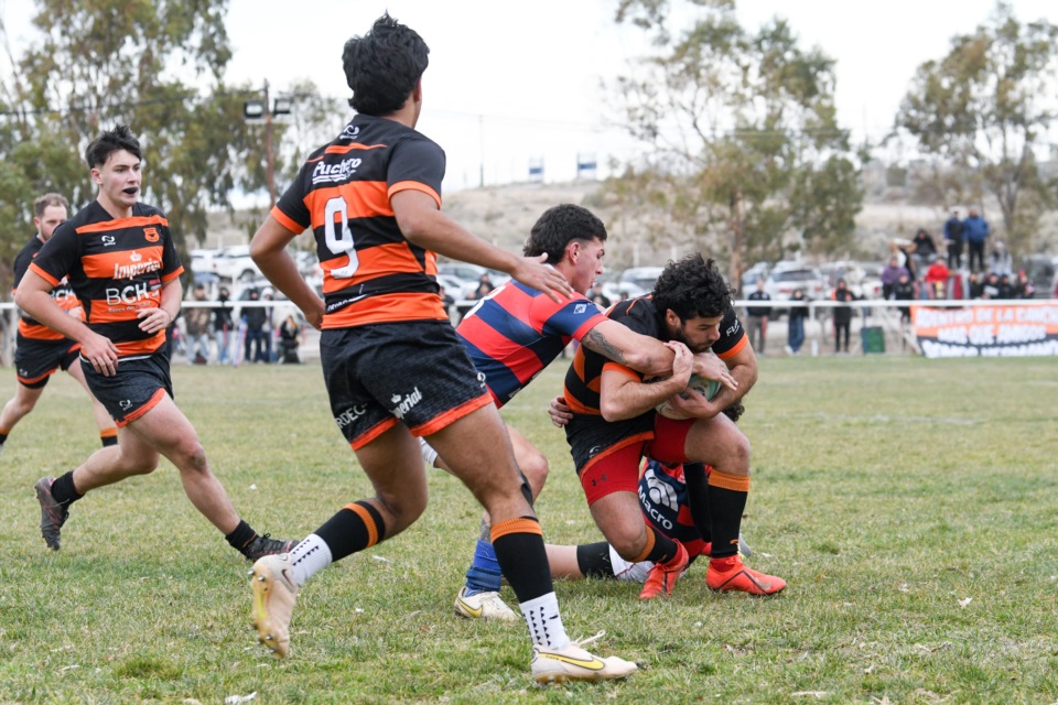 Puerto Madryn derrotó a Bigornia. (Foto: Mariano Di Giusto/Jornada).