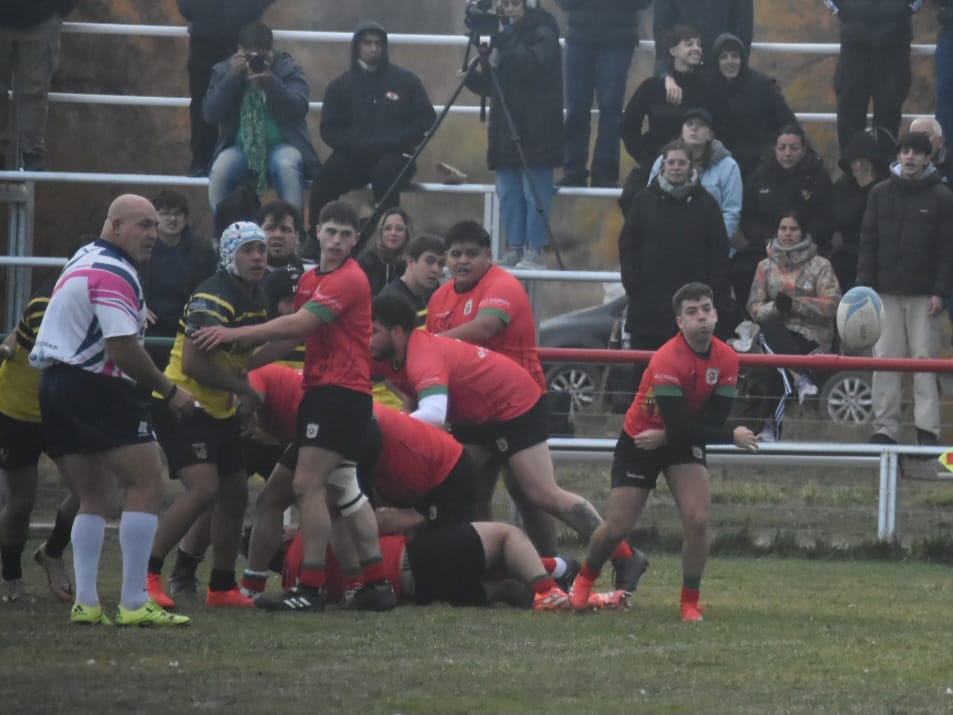 Draig Goch y "Pato" igualaron en Gaiman. (Foto: Sergio Esparza/Jornada).