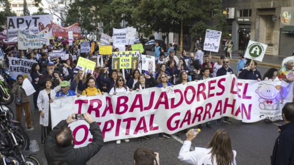 Los trabajadores del Hospital Garrahan comienzan con nuevas medidas de fuerza.