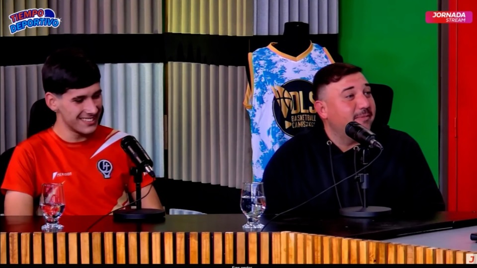 Gerardo Biondi junto a Agustín Jones, jugador de Reserva. 