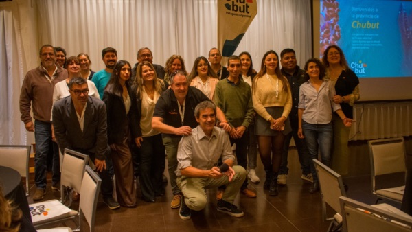 Gobierno y prestadores turísticos de gira de promoción.
