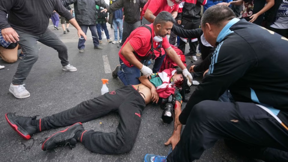 El 12 de marzo, la marcha de jubilados al Congreso terminó con enfrentamientos, más de cien detenidos y numerosos heridos. (AP Photo/Rodrigo Abd)