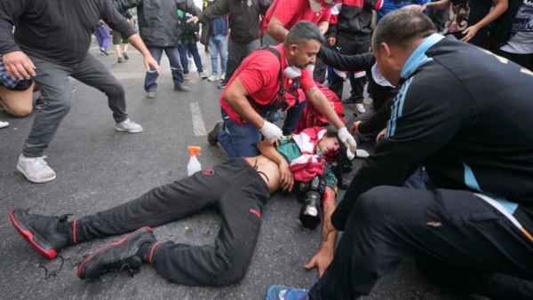 El 12 de marzo, la marcha de jubilados al Congreso terminó con enfrentamientos, más de cien detenidos y numerosos heridos. (AP Photo/Rodrigo Abd)