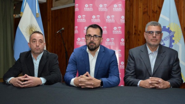 Matías Taccetta junto a sus nuevos colaboradores.