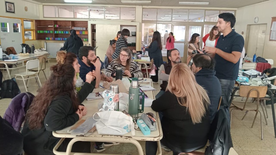 Los contenidos se organizan en tres ejes temáticos.