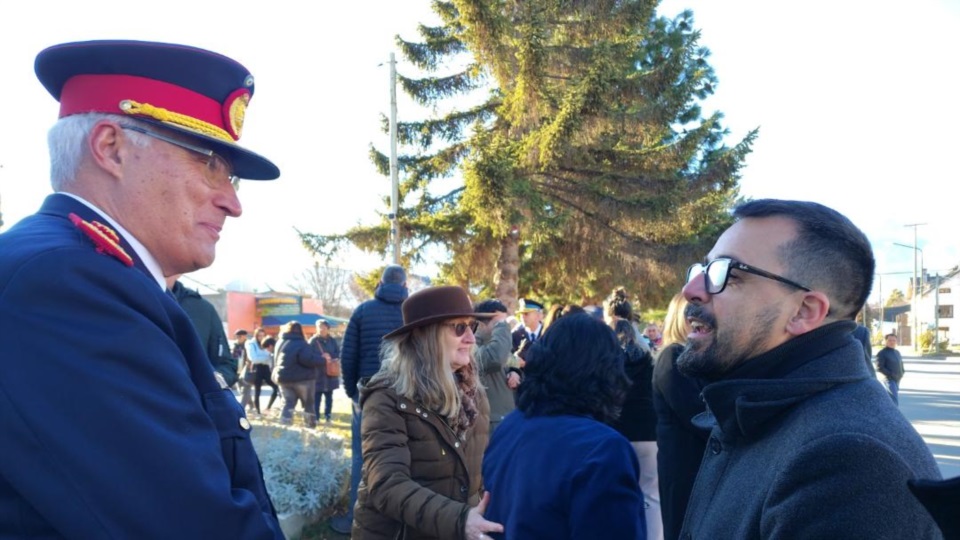 El intendente Matías Tacetta hizo hincapié en el compromiso de los bomberos.
