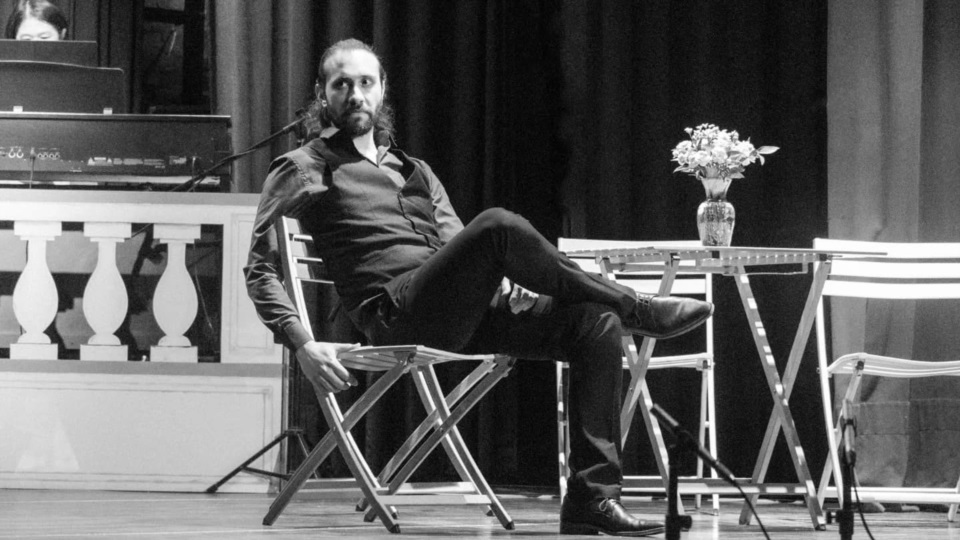 Naim Munier en una de las escenas de "Amor y Destino".