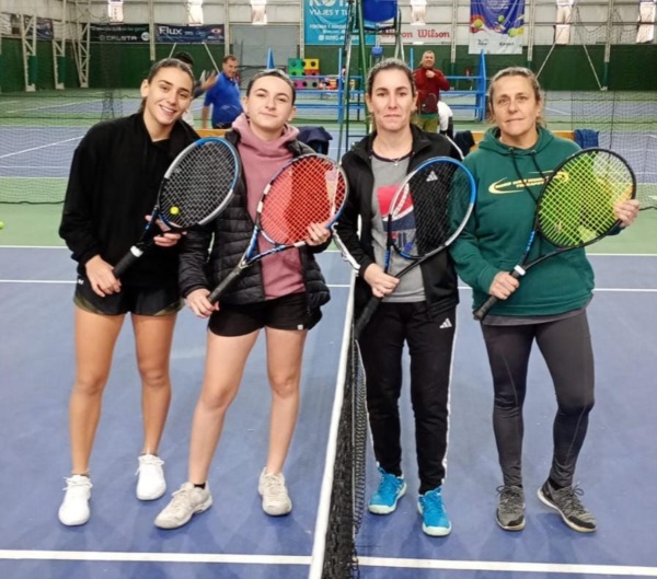 Flori/Larrañaga y Turano/Hisgen se enfrentaron en 3° Damas. 