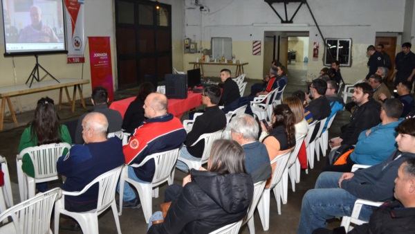La historia bomberil generó emoción y orgullo.