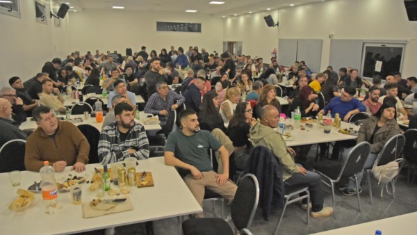 Más de 300 trabajadores festejaron el Día del Trabajador de la Electricidad.
