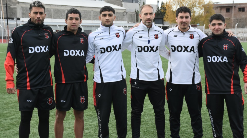 Ibarlucea y Martínez junto al cuerpo técnico. Foto: Sergio Esparza.