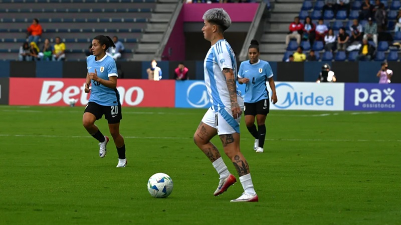 Argentina obtuvo sus primeros tres puntos en la Zona A.