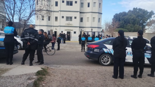 Personal policial acompañaron el eterno descanso de su camarada.