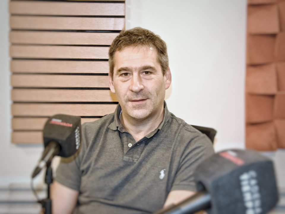 Luque en Jornada Radio. Duro contra el Gobierno.