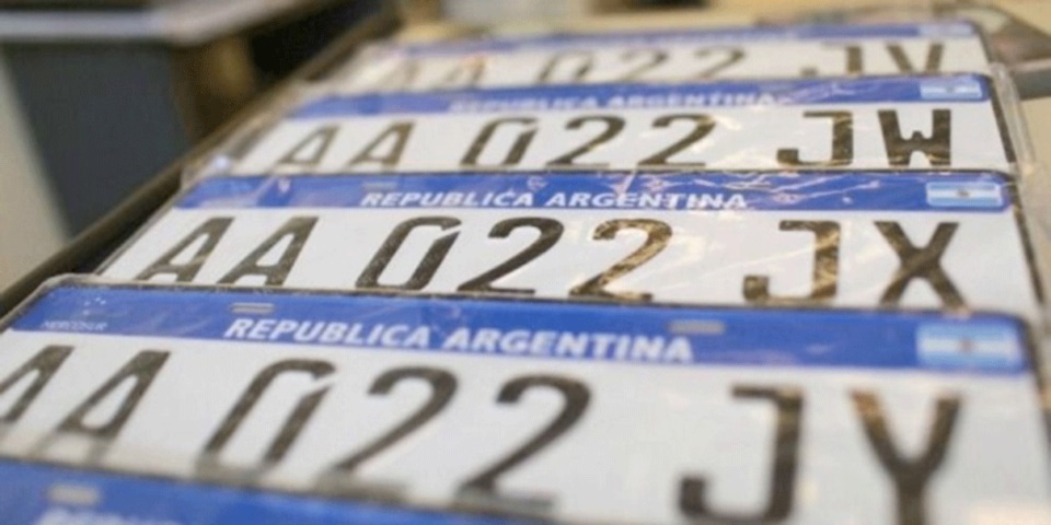 Continúa el faltante de chapas patente en el país. 