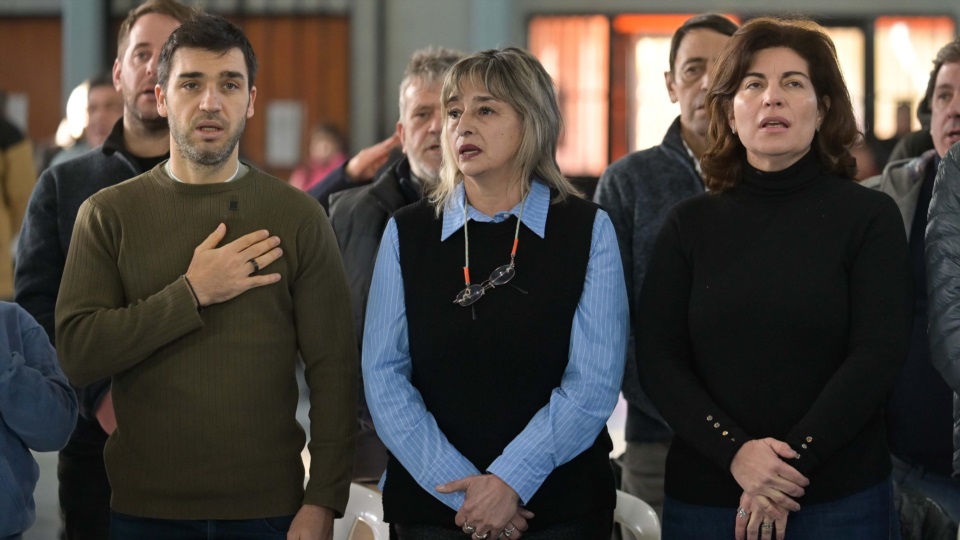 Torres, Pinilla y Romero en el acto de aniversario.