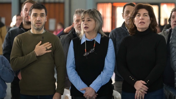 Torres, Pinilla y Romero en el acto de aniversario.