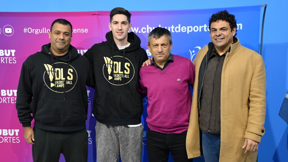 Sapochnik, De los Santos, Reyes y Yañiez en el lanzamiento del DLS Basketball Camps.