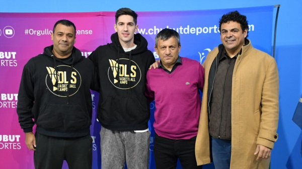 Sapochnik, De los Santos, Reyes y Yañiez en el lanzamiento del DLS Basketball Camps.