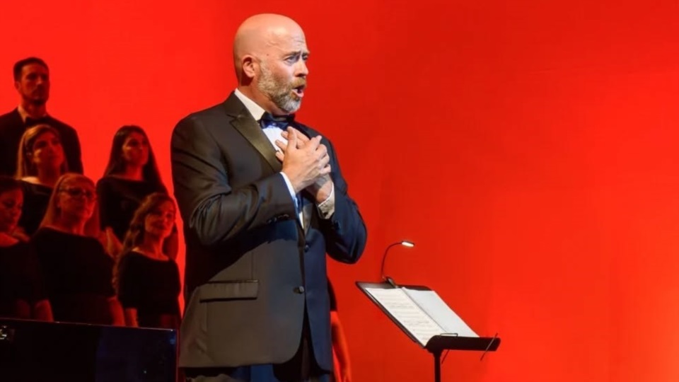  Gastón Oliveira Weckesser. Tenor.