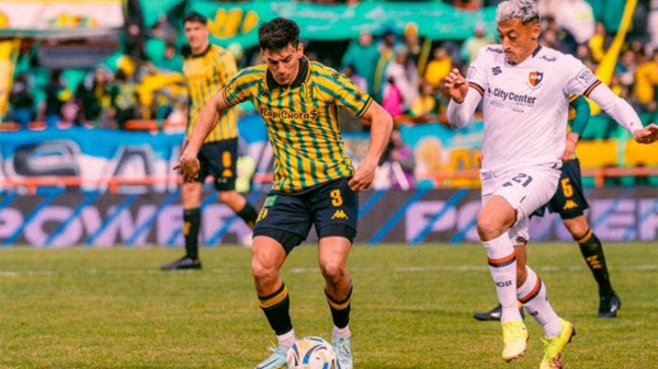En un encuentro cortado, con pocas llegadas, Newell’s empata sin goles con Aldosivi.
