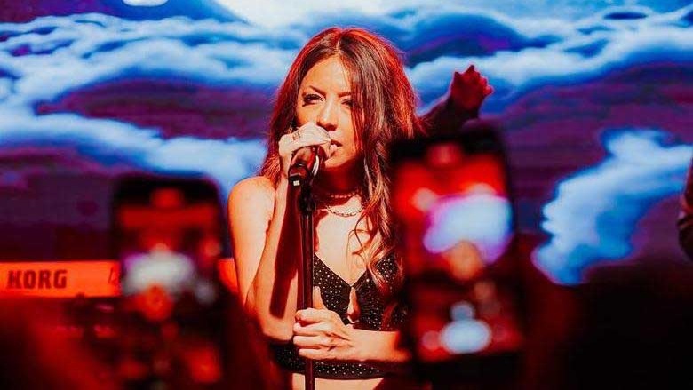 Magui Olave pondrá ritmo y alegría a la noche con todo su repertorio cuartetero.