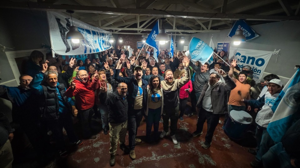 Bowen, de campaña en Esquel.