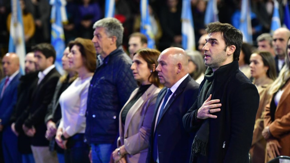 El gimnasio del Deportivo Madryn fue el recinto donde se desarrolló el acto de aniversario de la ciudad.
