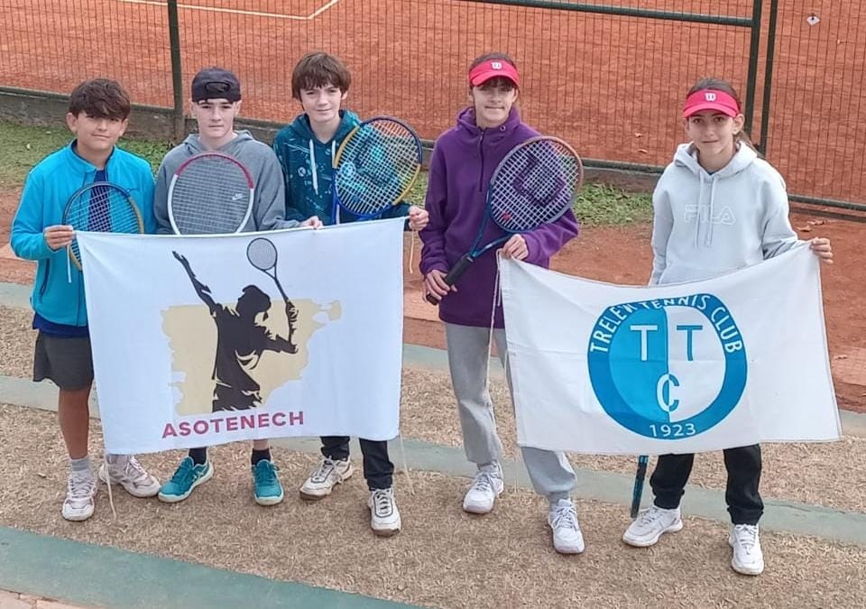 Cinco de los seis jugadores que representaron a la Asotenech en el Nacional de Menores.