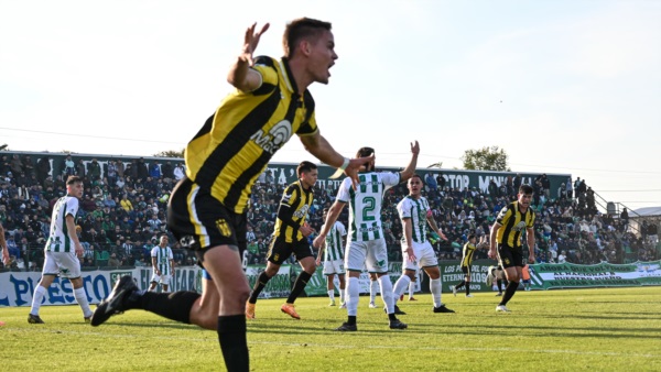 Arango Gutiérrez convirtió de carambola el gol del empate. (Foto: @natiledesma.ft).