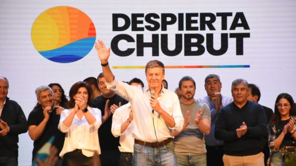 Otro de los oradores, el vicegobernador Gustavo Menna.