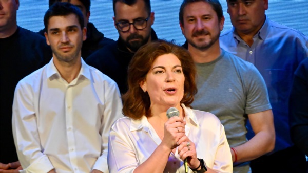 La diputada nacional Ana Clara Romero dirigiéndose a los presentes.
